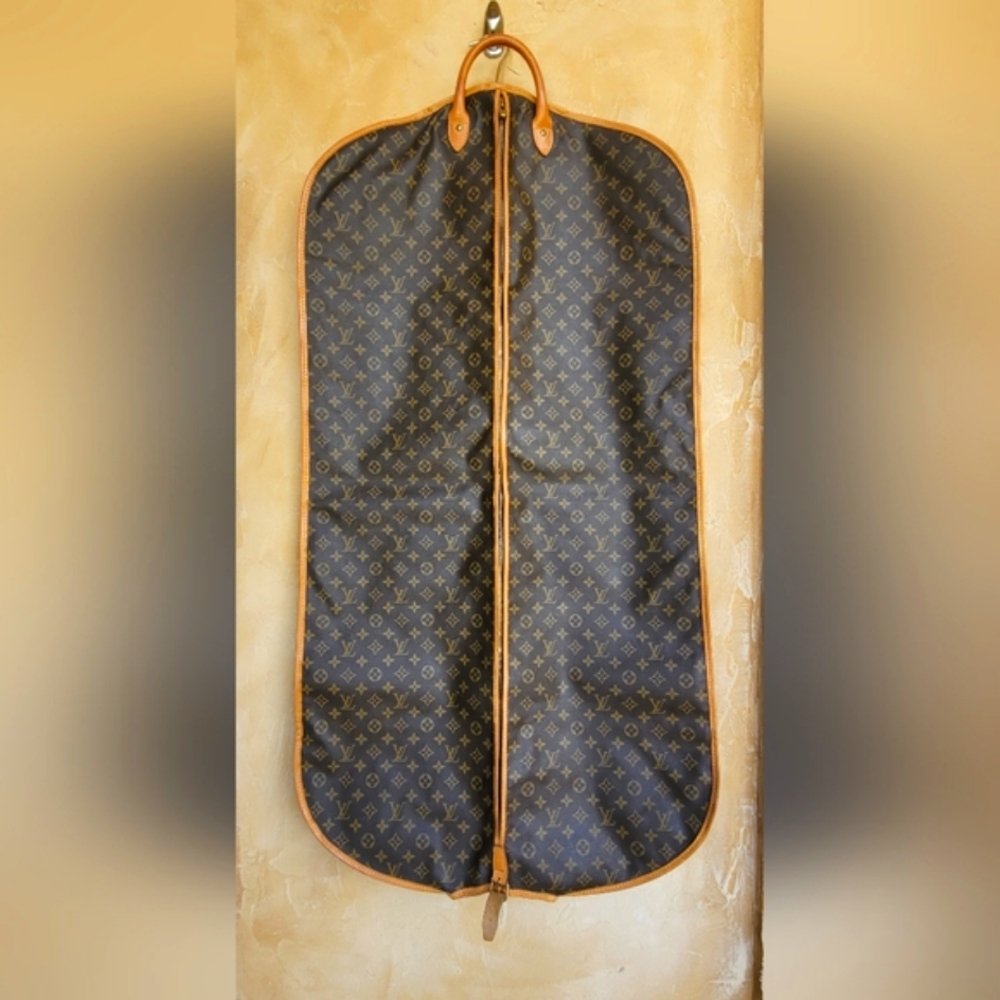 Louis Vuttion Monogram Garment Bag. Vintage Rare find! Stylish and Timeless.